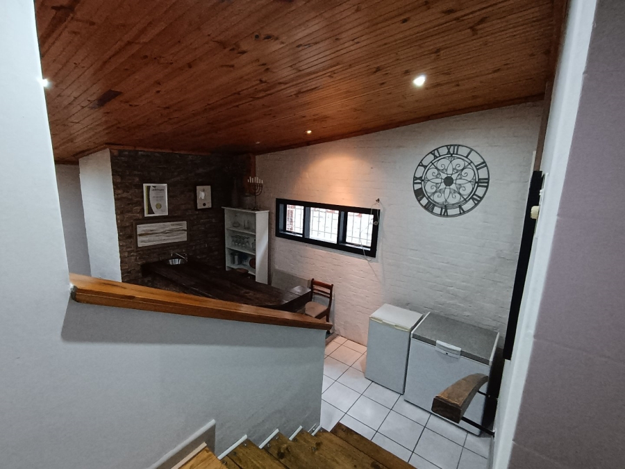 To Let 4 Bedroom Property for Rent in Avondale Western Cape